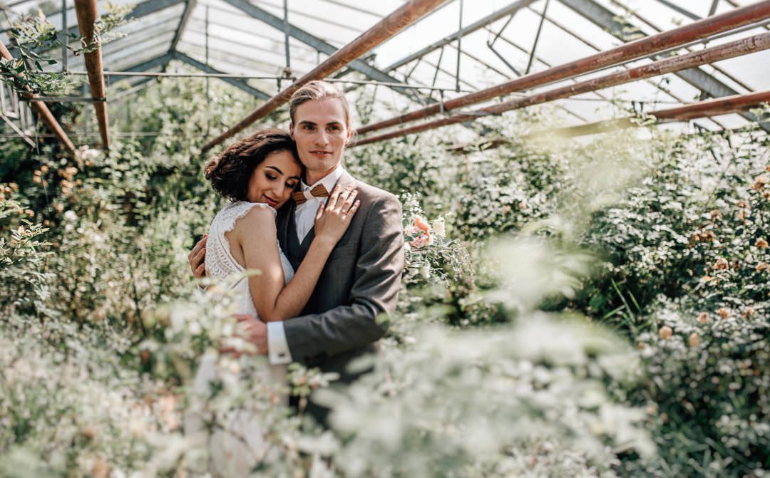Hochzeitsinspiration „Classic Chic“ in Rosa Tönen in der Alten Gärtnerei