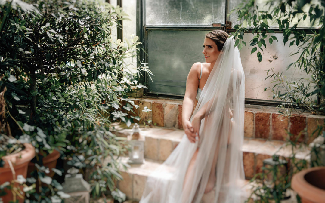 Boudoir Shoot mit zarten Pastelltönen, Spitze und Eleganz